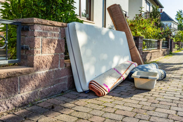 Best Construction Debris Removal  in Mendenhall, MS